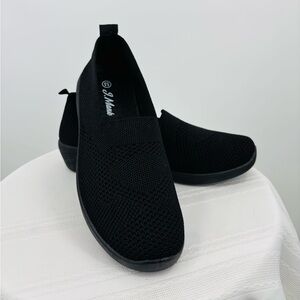 J. Mank Women’s Black Mesh Breathable Slip-in Shoes, Size 5.5